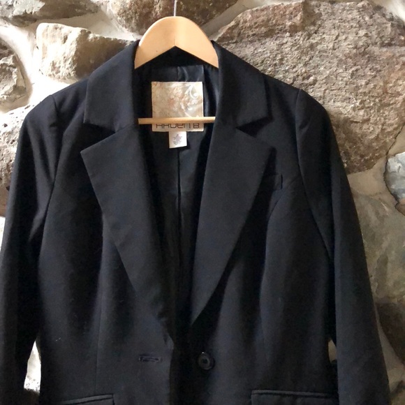 Blazer - Picture 4 of 4